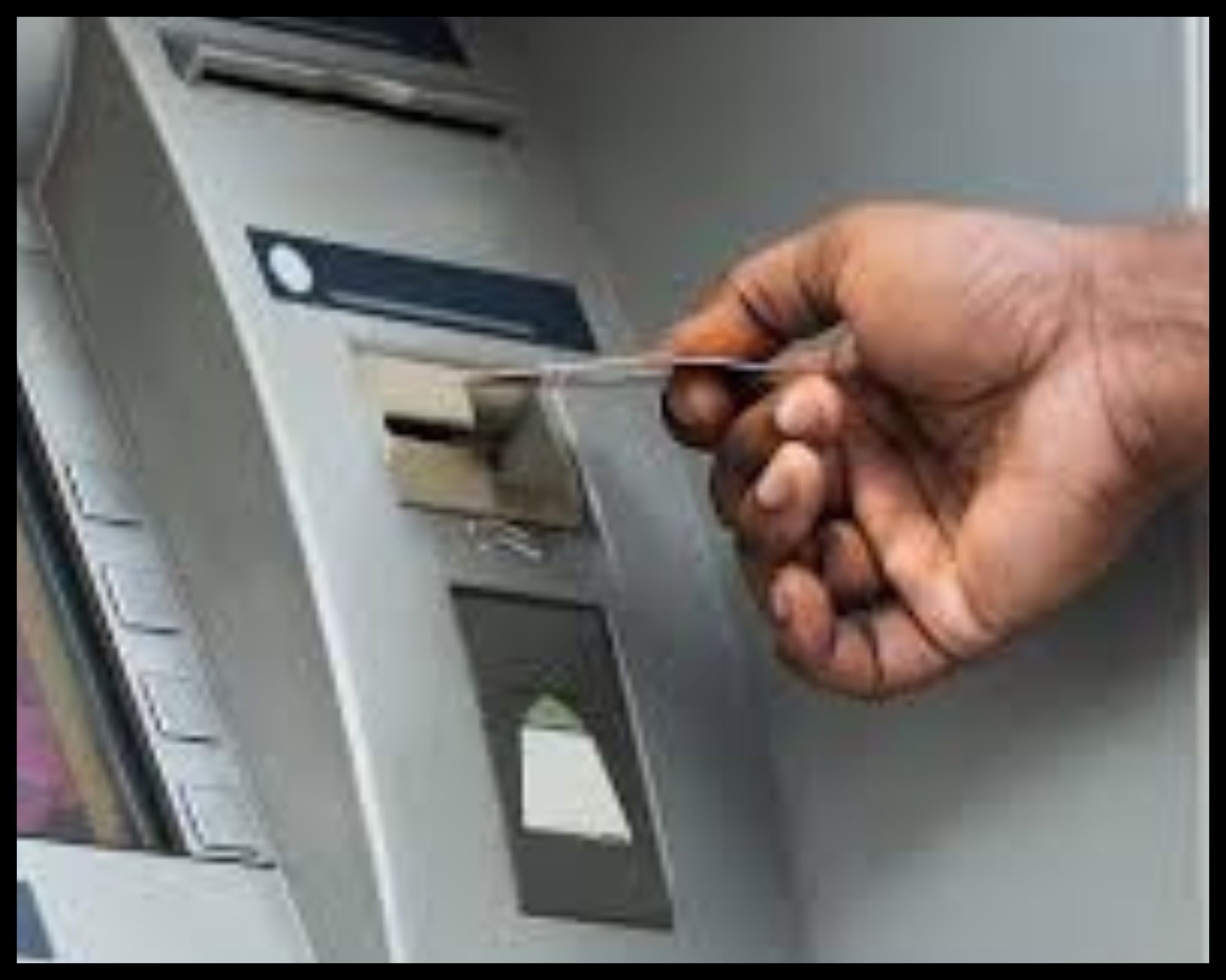 ATM से एक बार में सिर्फ इतने पैसे निकाल सकते हैं